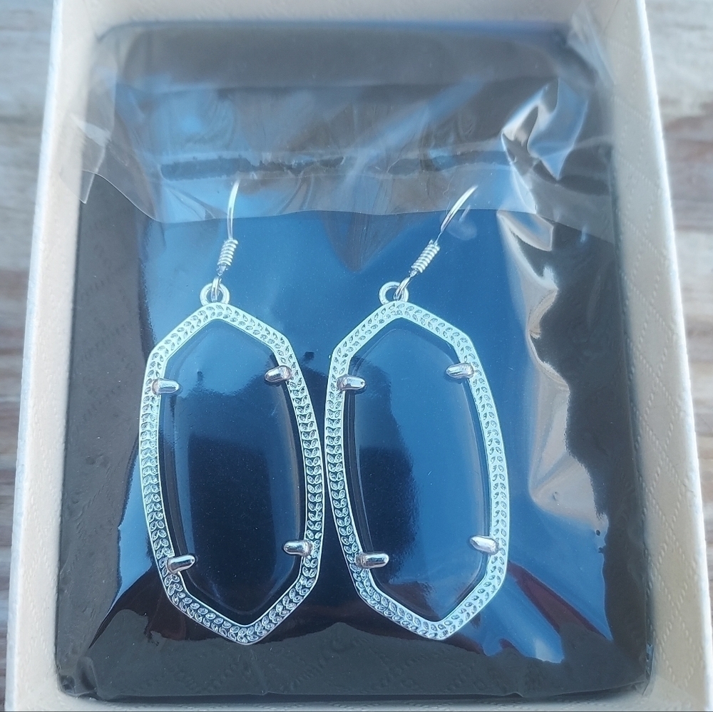 NIB - Silver Tone And Black Acrylic Dangle Earrings 2"